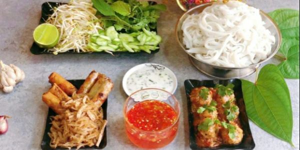 Đặc Sản Sa Đéc - Bánh Tằm Bì Xíu Mại