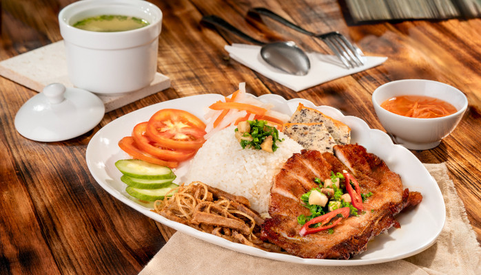 Huế Kitchen - Quốc Hương