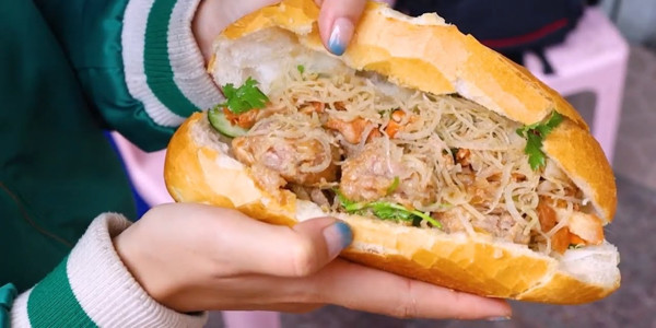 Bánh Mì Sinh Viên - Xíu Mại, Bì & Ốp La