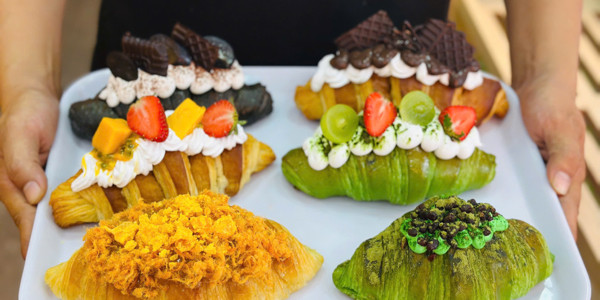 Tiệm Bánh Ba Con Cưng Cn2 - Croissant & Pastry Cake