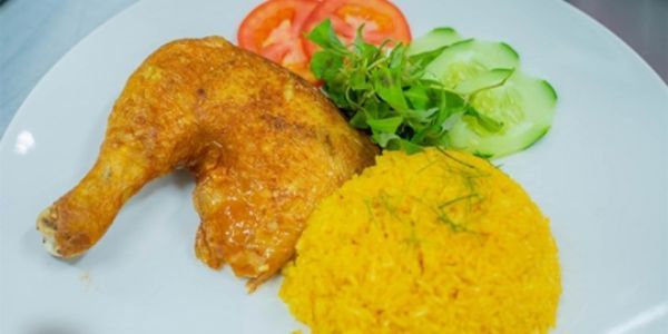 Cơm Gà Xối Mỡ A Sỹ 3 - Ấp Tân Hoá