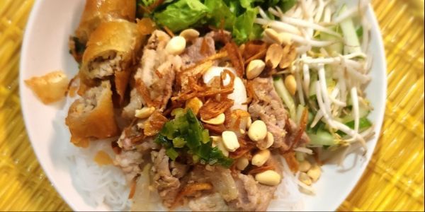 Chang Chang Bún Thịt Xào Chả Giò Hóc Môn - Chợ Trung Chánh