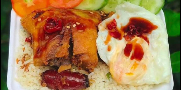 Cơm Chiên Gà Xối Mỡ Phúc Đạt