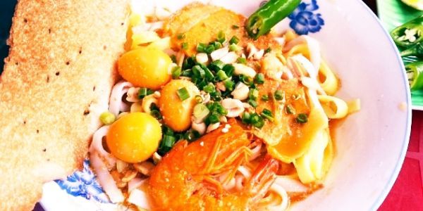 Mỳ Quảng Phú Chiêm - 08 Nguyễn Văn Thoại