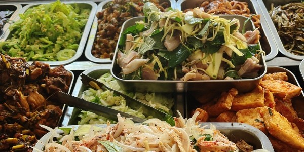 Cơm Ngon - Nước Giải Khát LyNa