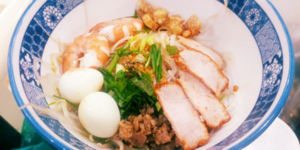 Hủ Tiếu Nam Vang, Hoành Thánh & Bò Kho Bánh Mì - Bếp Mẹ Gấu - 113 Đặng Dung