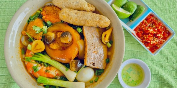 Hương Trinh - Bánh Canh Cua - Đường 12