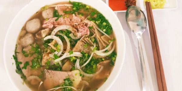 Phở Hoài Giang - Lê Thị Bạch Cát