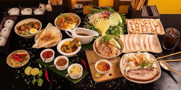 Quê Xưa - Bánh Tráng Cuốn Thịt Heo & Mì Quảng