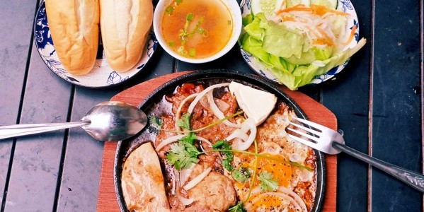 Ăn Vặt Đường Phố - Bún Riêu Cua Ốc, Bánh Mì Chảo - Đường Số 6