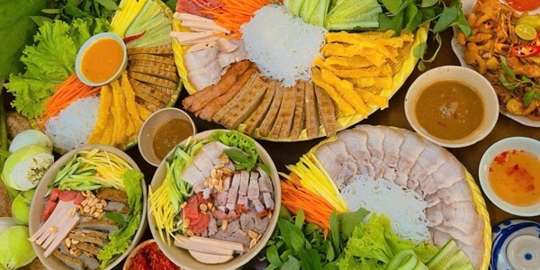 Bún Mắm Nêm, Nem Nướng & Trà Sữa - Chú Đào Lochi - Lê Văn Lương