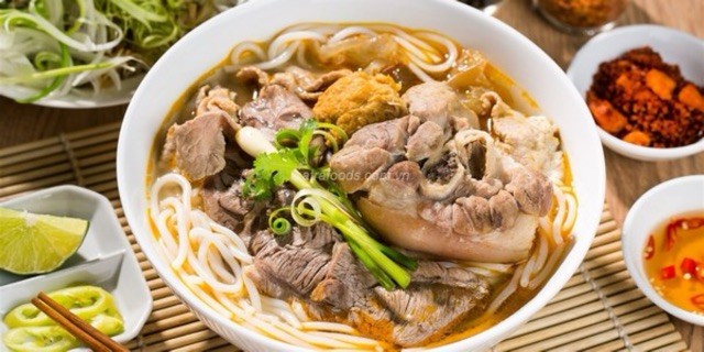 Huế Quảng - Bún Bò & Mì Quảng