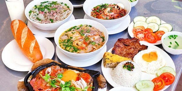 Phở Tuấn - 24 Bạch Đằng