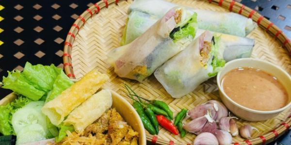 Bánh cuốn Tây Sơn Thượng Đạo - Nơ Trang Long