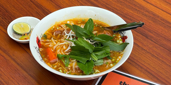 Nhà Của Cá - Đường 815 Tạ Quang Bửu
