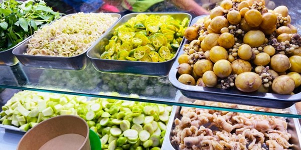 Chân Gà Sốt Thái Út Ni - Lê Đức Thọ