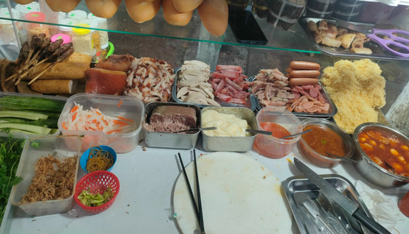 Bánh Mì Xôi Mặn Cô Thủy - 81A Tuyên Quang