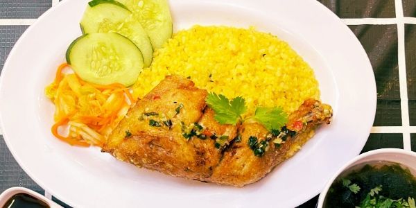 Cơm Gà Xối Mỡ BonBon - 109 Lê Tấn Trung