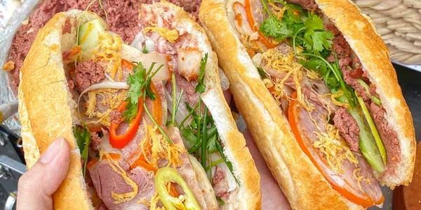 Bánh Mì Giòn Hiếu Minh & Lạp Xưởng - Yên Hòa