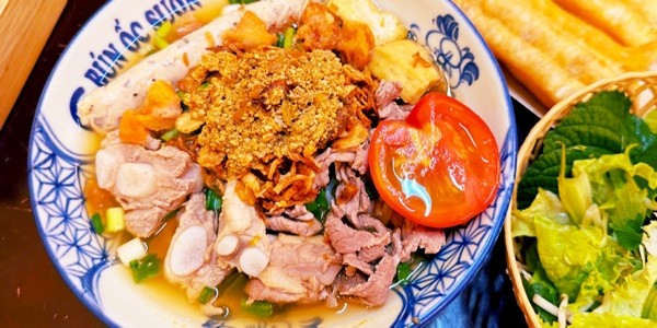 Bún Ốc Sườn Cô Sáu - Lạc Trung