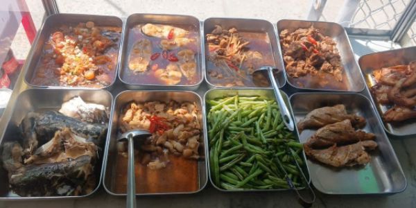 Cơm Nhà Tý - Nguyễn Văn Cừ Nối Dài