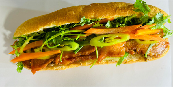 Bánh Mì Long Hoa - Cơm Tấm & Cháo Lòng - Nguyễn Háo Vĩnh