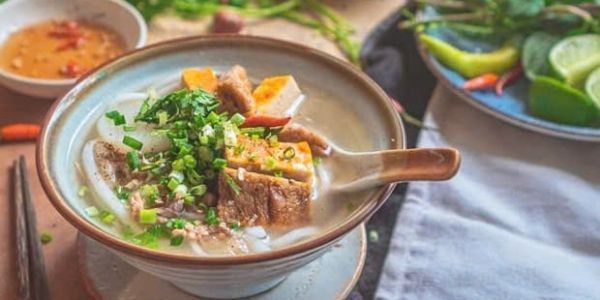 BÁNH CANH CHẢ CÁ NHA TRANG - BÀ HỒNG