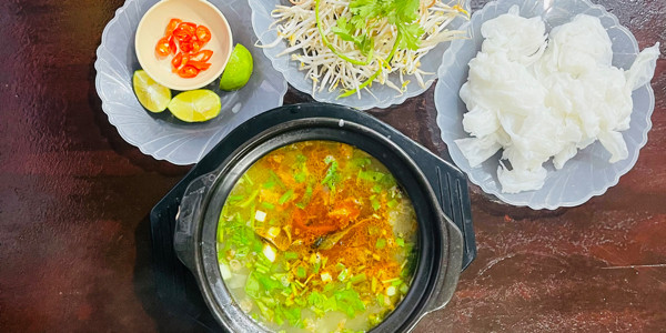 Đặc Sản Nghệ An Cậu Tùng - Lươn Cá - 03B Cao Bá Quát