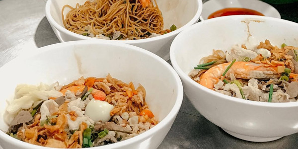 Hoàng Ty - Hủ Tiếu Mì Gà Cá & Thập Cẩm