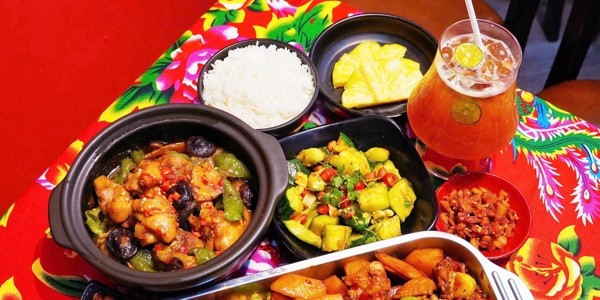 Tiệm Cơm Tàu Nhà Trưởng Thôn 村长家 - Chung Cư Thanh Bình