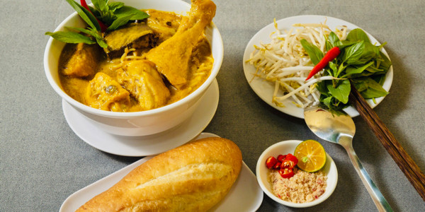 Cà Ri Gà Ngọc Hân - Phan Xích Long