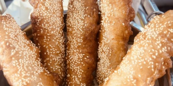 Chị Cúc - Chuối Chiên Mè Campuchia - Hồ Thị Kỷ