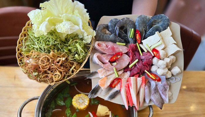 Tiệm Lẩu Thái Nhà Gỗ - 168 Hùng Vương