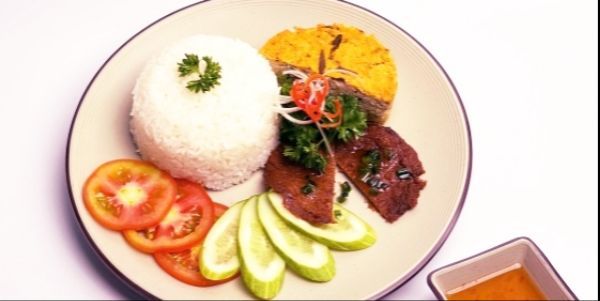 Om Chay - Bún Thái & Cơm Sườn Chả