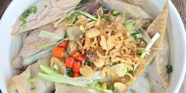 Bánh Canh Hòa - Phạm Văn Đồng