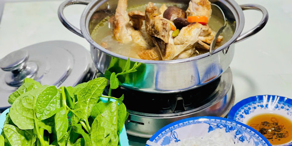 Ăn Cùng Chàng Trai 1m90 - Lẩu Gà Ớt Hiểm, Gà Hấp & Cá Sapa Nướng Hương Vị Gia Truyền Nhà Làm