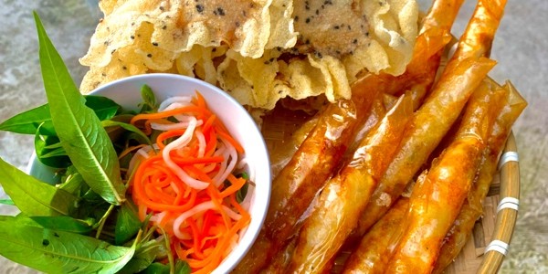 Tiệm Bánh Dĩnh - Đặng Dung