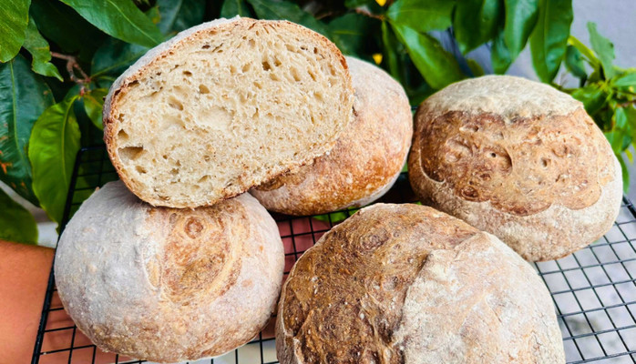 Tiệm Bánh Cư Xá - Bà Hom