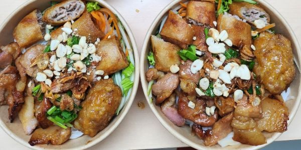 Bún Thịt Nướng Mẹ Ỉn