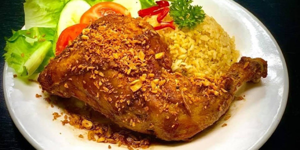 Cơm Chiên & Mì Xào Chú Heo