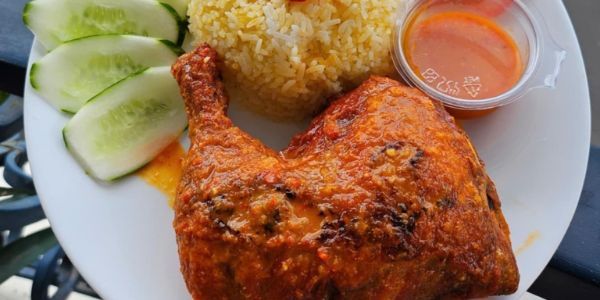 Cơm Gà Biệt Thự - Vạn Phúc