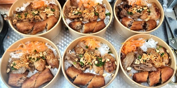 Bún Thịt Nướng - Gỏi Cuốn Anh Ba
