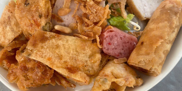 Tiệm Bánh Ướt & Bánh Tôm - Giáo Xứ Tân Mai