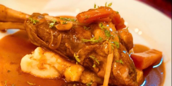 Nhà Hàng Âu Yummy Yummy - Bò Úc Nướng & Đùi Cừu Hầm