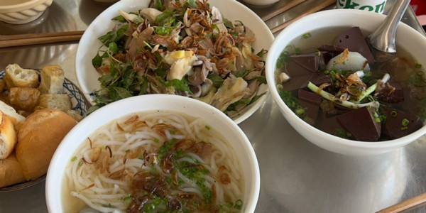 Bánh Canh Gà - Hẻm Bùi Quốc Khánh