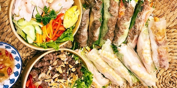 Cô Cuốn - Gỏi Cuốn, Bún Trộn & Bánh Mì Nướng Muối Ớt