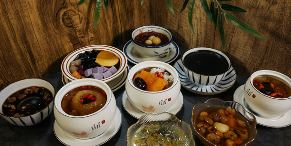 Dou Dou Dessert - Tiệm Chè Người Hoa Truyền Thống Quận 10