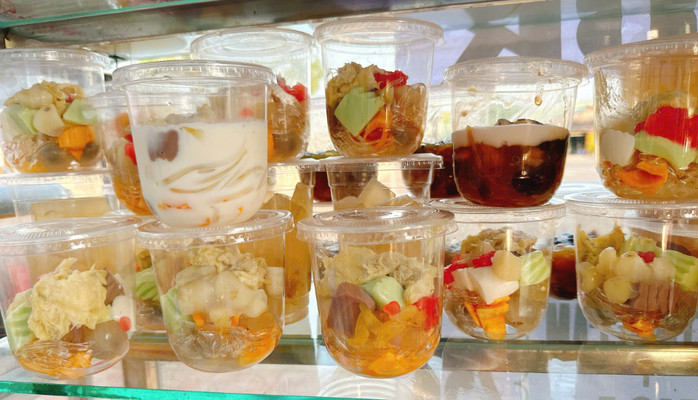 Quán Ngon Miền Trung - Bánh Cuốn Tây Sơn & Chè