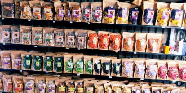 ĐẶC SẢN ĐÀ LẠT - Thế Giới Ăn Vặt, Dâu Tây & Mít Sấy - Ngã Tư Đất Thánh