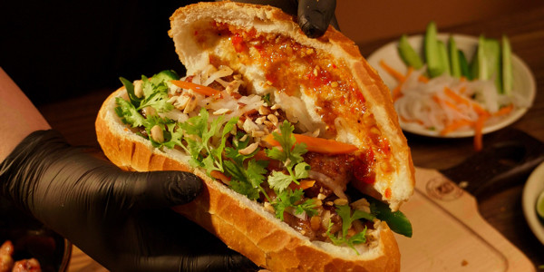 Bánh Mì Thịnh Khờ - Trương Quốc Dung